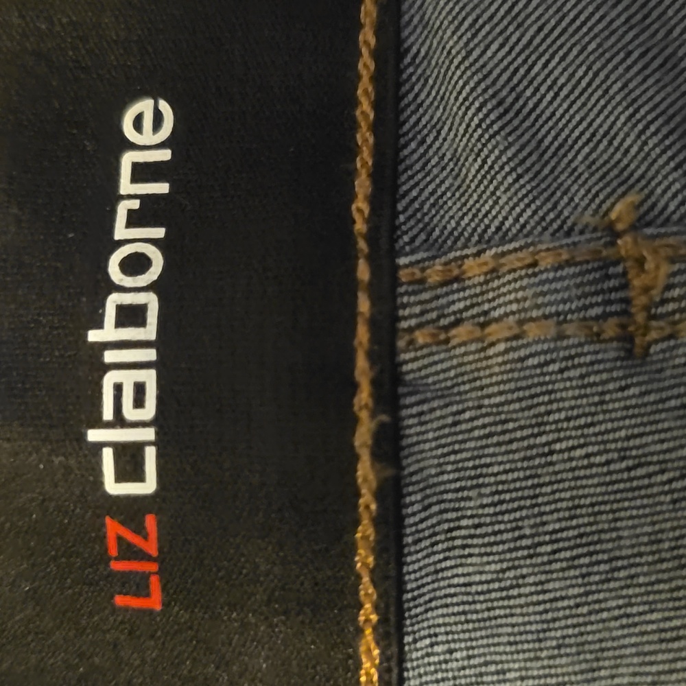 New Liz Claiborne Women's 6 Sara Crop Mid Rise Denim Jeans - Picture 5 of 9